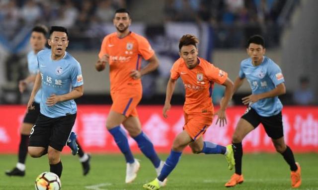 鲁能客场大败引发球迷关注，球队需调整备战下一场比赛的简单介绍