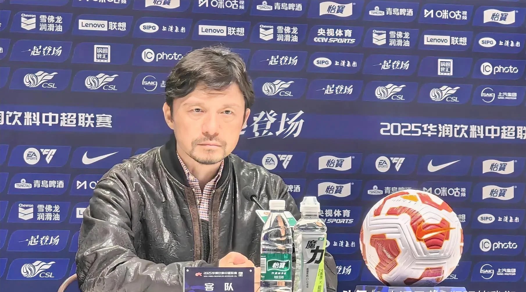 包含上海申花客场失利球员反思，教练组调整备战下一轮的词条