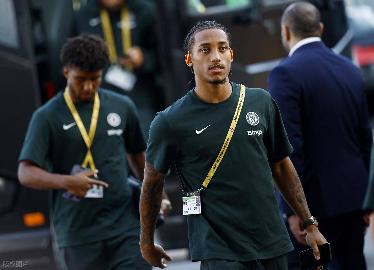  詹姆斯在切尔西比赛中逆转，关键助攻引发热议！